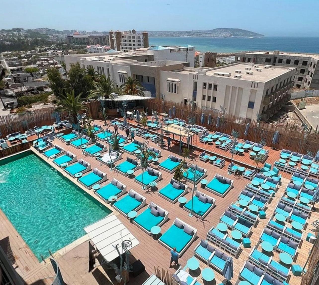 Mandarin Palace Hotel & Spa Tanger Ngoại thất bức ảnh The pool at the W Hotel