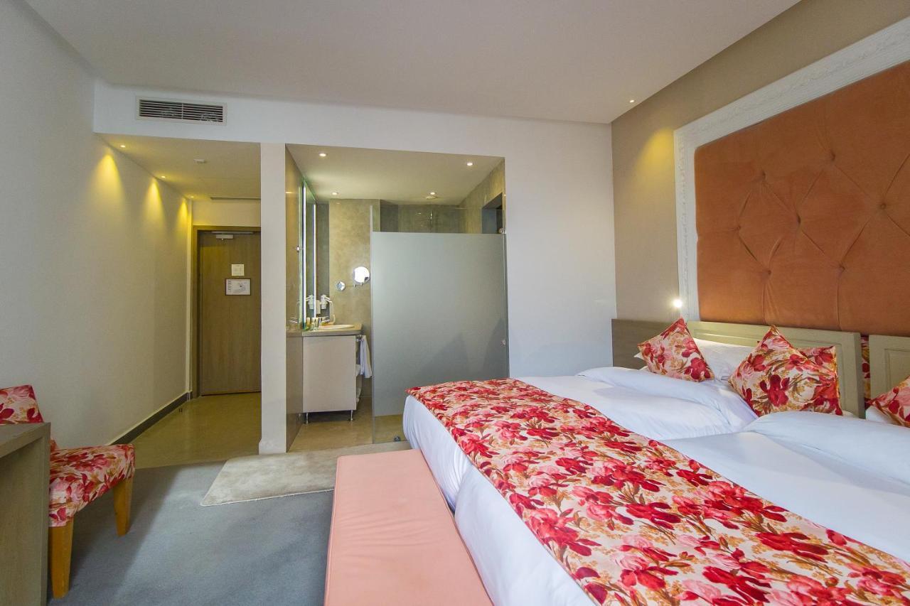 Mandarin Palace Hotel & Spa Tanger Ngoại thất bức ảnh A room at the hotel
