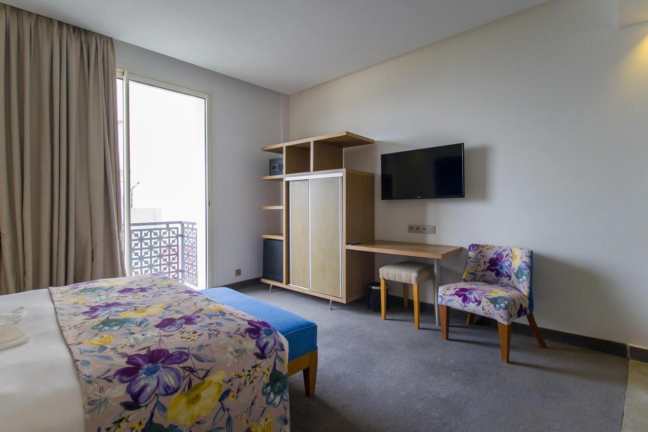 Mandarin Palace Hotel & Spa Tanger Ngoại thất bức ảnh A room at the hotel