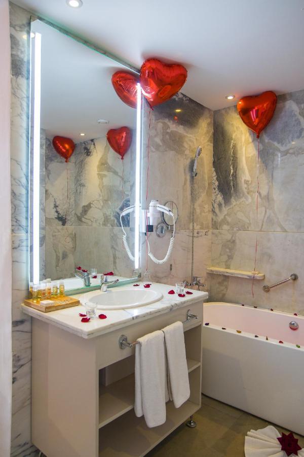 Mandarin Palace Hotel & Spa Tanger Ngoại thất bức ảnh Bathroom