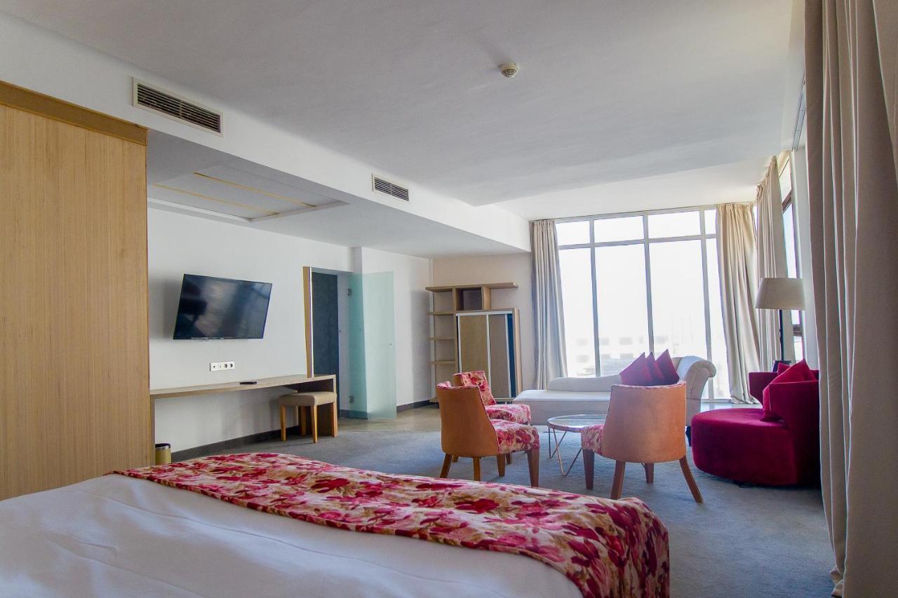 Mandarin Palace Hotel & Spa Tanger Ngoại thất bức ảnh A room at the hotel